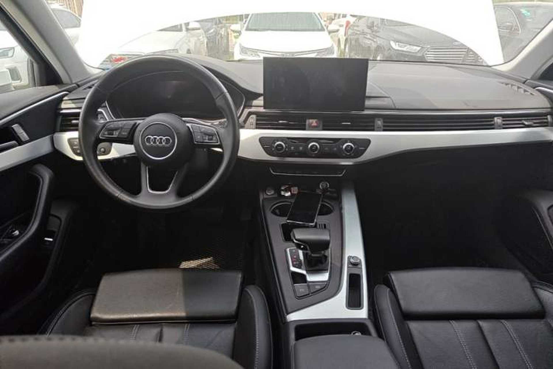 Used Audi A4L 2024 40 TFSI Fashion Dynamic Model Center Console