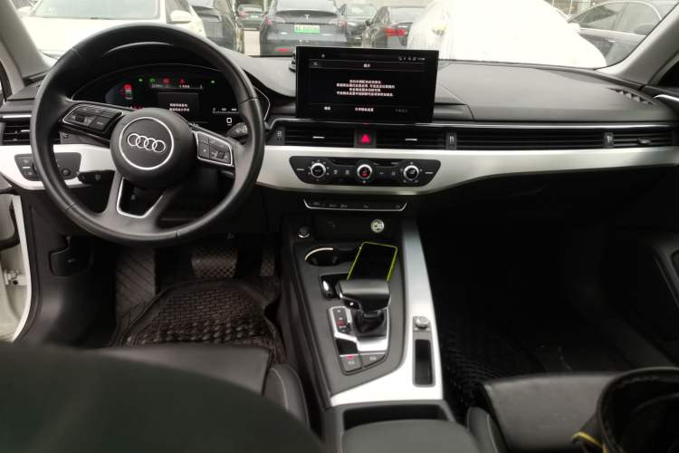 Used Audi A4L 2024 40 TFSI Fashion Dynamic Model Center Console