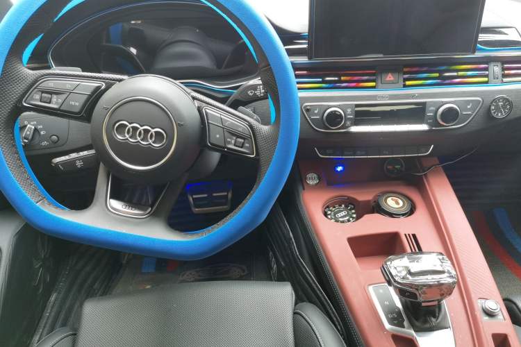 Used Audi A4L 2024 40 TFSI Luxury Dynamic Edition Center Console