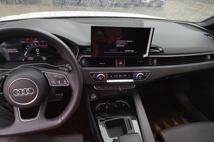 Used Audi A4L 2024 40 TFSI Luxury Dynamic Edition Center Console