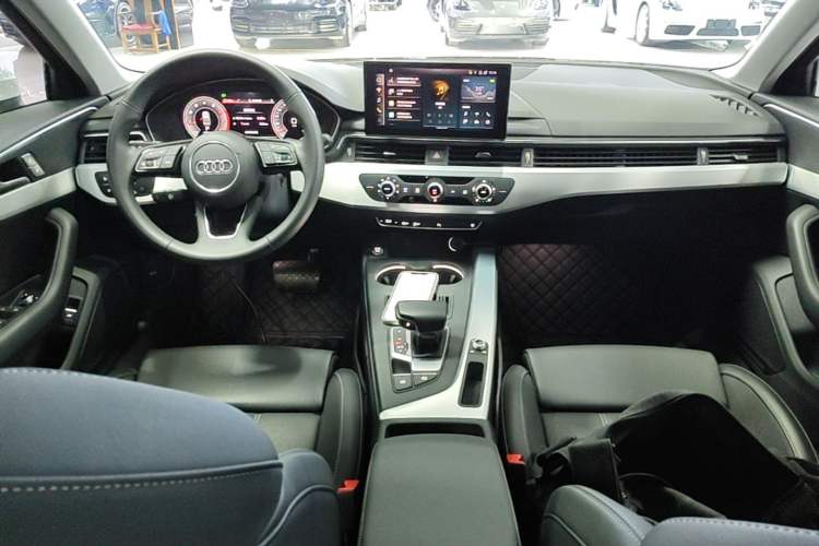 Used Audi A4L 2024 40 TFSI Fashion Dynamic Model Center Console