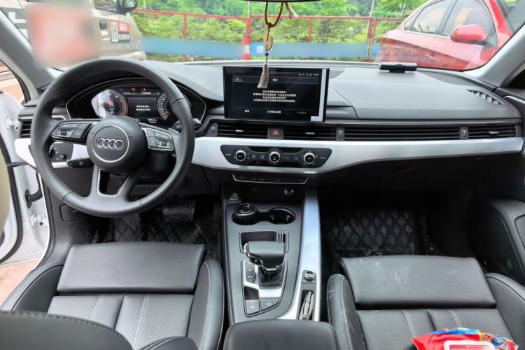 Used Audi A4L 2024 40 TFSI Fashion Dynamic Model Center Console