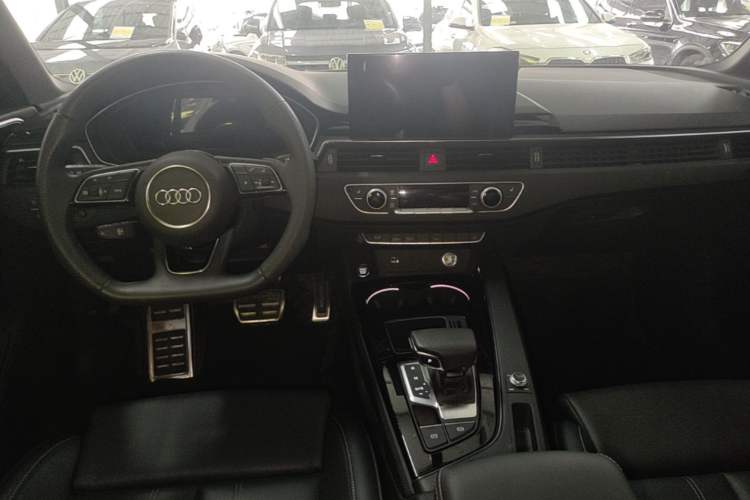 Used Audi A4L 2024 40 TFSI Luxury Dynamic Edition Center Console