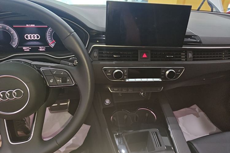 Used Audi A4L 2024 40 TFSI Luxury Dynamic Edition Center Console