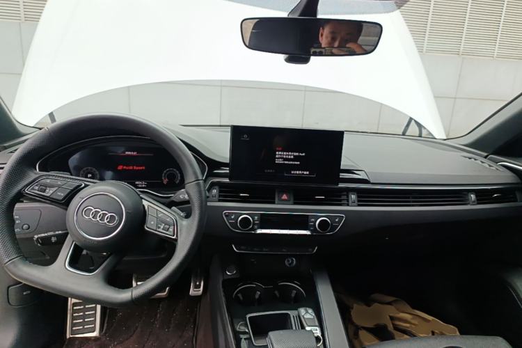Used Audi A4L 2024 40 TFSI Luxury Dynamic Edition Center Console