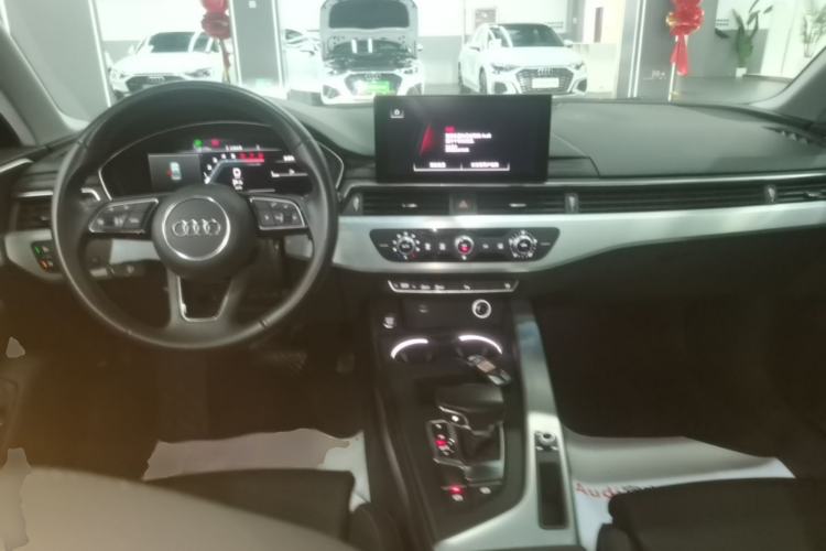 Used Audi A4L 2024 40 TFSI Fashion Dynamic Model Center Console