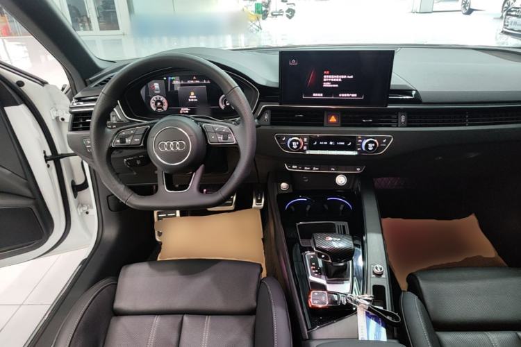 Used Audi A4L 2024 40 TFSI Luxury Dynamic Edition Center Console