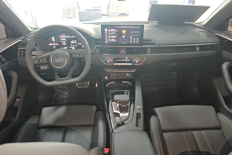 Used Audi A4L 2024 40 TFSI Luxury Dynamic Edition Center Console
