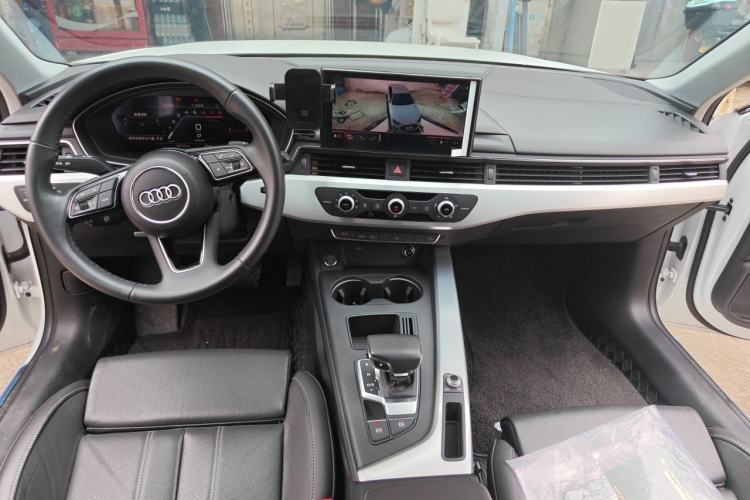 Used Audi A4L 2024 40 TFSI Fashion Dynamic Model Center Console