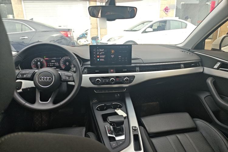 Used Audi A4L 2024 40 TFSI Fashion Dynamic Model Center Console
