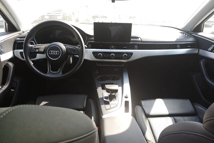 Used Audi A4L 2024 40 TFSI Fashion Dynamic Model Center Console