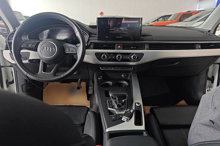 Used Audi A4L 2024 40 TFSI Fashion Dynamic Model Center Console