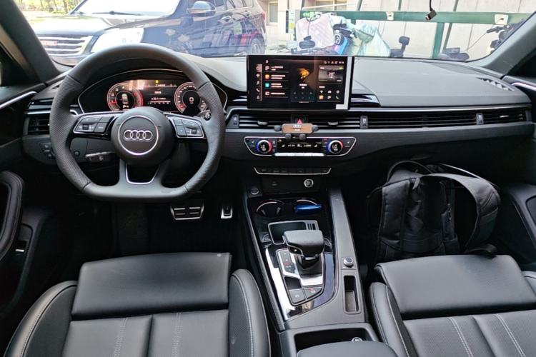 Used Audi A4L 2024 40 TFSI Luxury Dynamic Edition Center Console