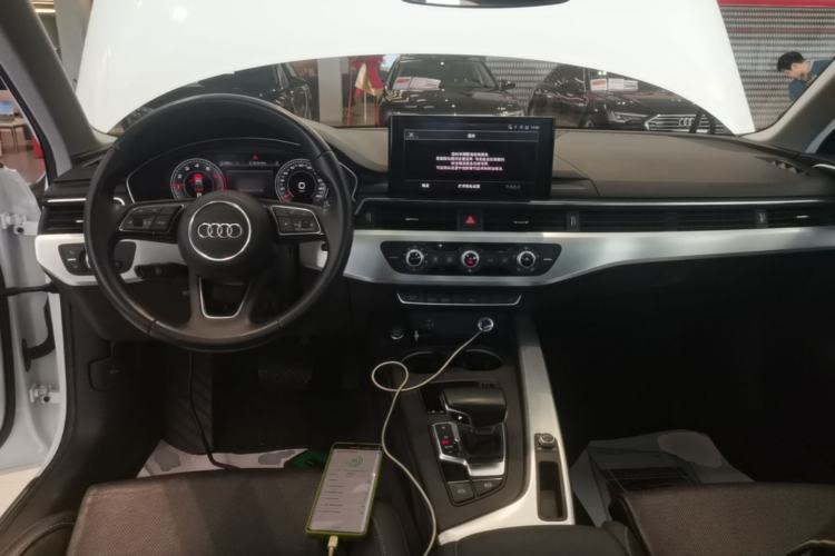 Used Audi A4L 2024 40 TFSI Fashion Dynamic Model Center Console