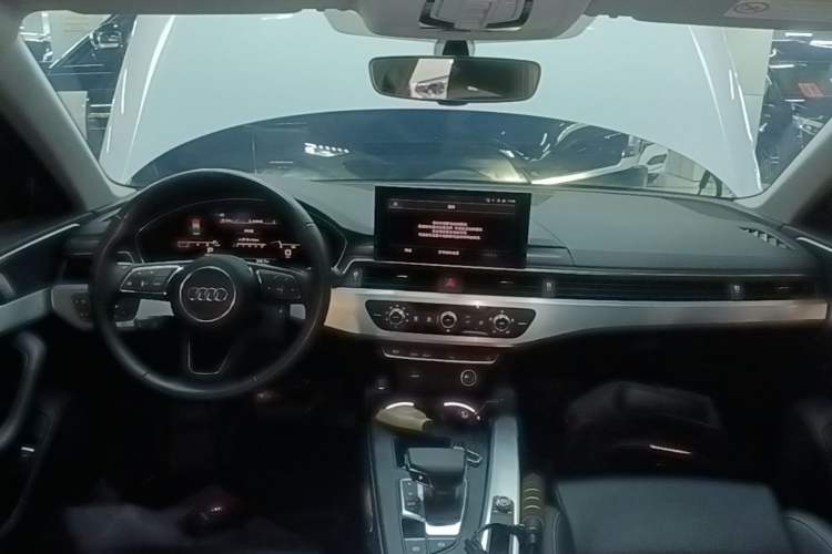 Used Audi A4L 2024 40 TFSI Fashion Dynamic Model Center Console