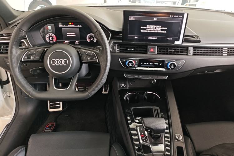 Used Audi A4L 2024 40 TFSI Luxury Dynamic Edition Center Console