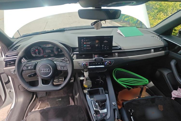 Used Audi A4L 2024 40 TFSI Luxury Dynamic Edition Center Console