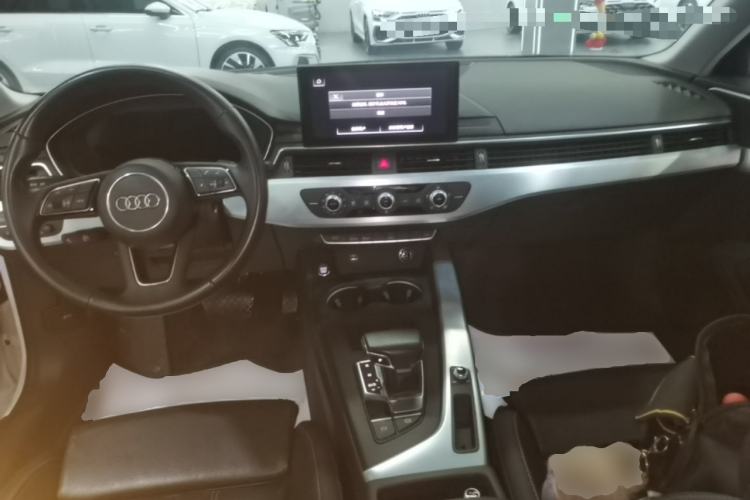 Used Audi A4L 2024 40 TFSI Fashion Dynamic Model Center Console