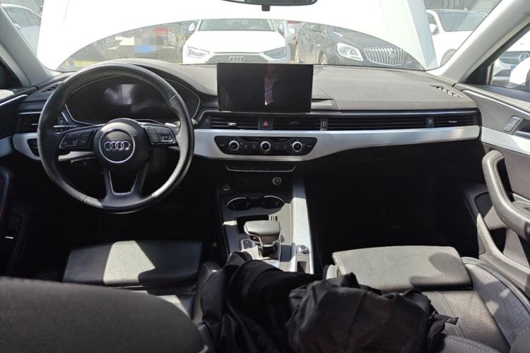 Used Audi A4L 2024 40 TFSI Fashion Dynamic Model Center Console