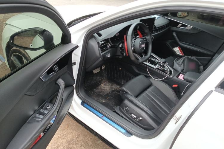 Used Audi A4L 2024 40 TFSI Luxury Dynamic Edition Driver Seat