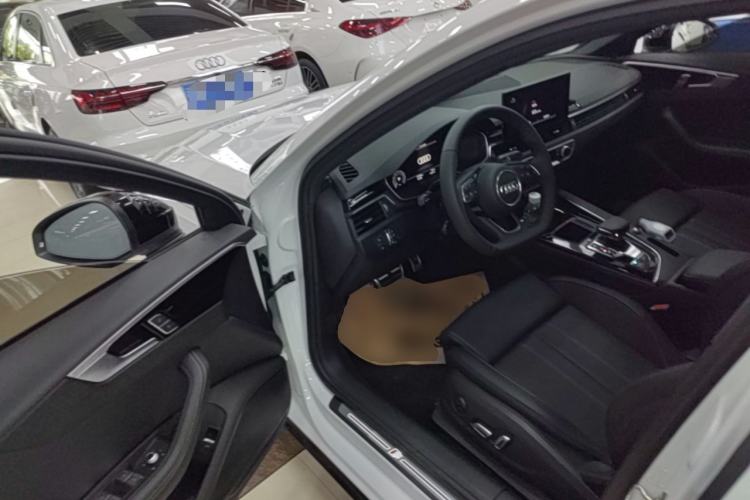 Used Audi A4L 2024 40 TFSI Luxury Dynamic Edition Driver Seat