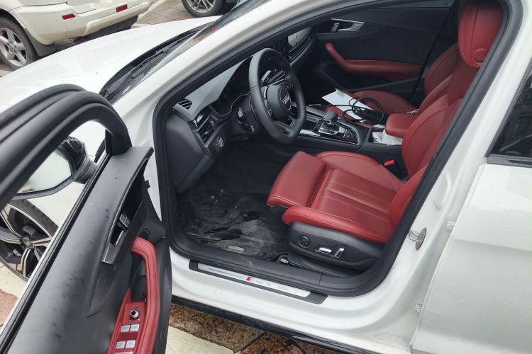 Used Audi A4L 2024 40 TFSI Luxury Dynamic Edition (Starry Night Version) Driver Seat
