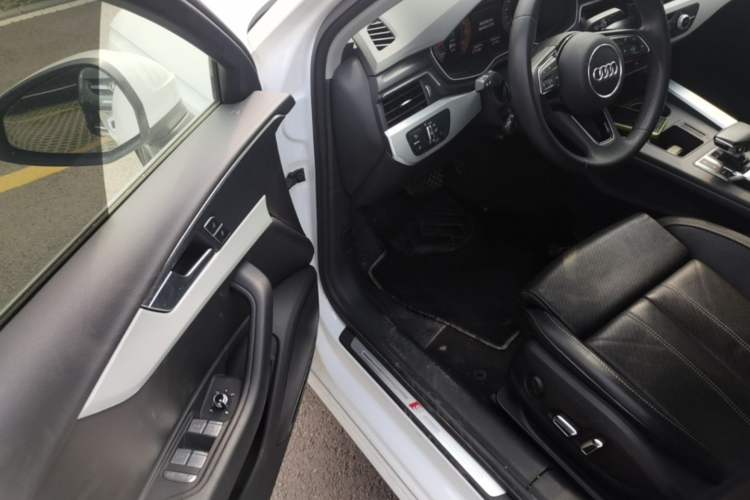 Used Audi A4L 2024 40 TFSI Fashion Dynamic Model Driver Seat