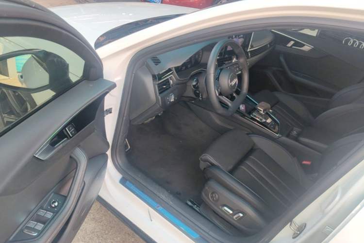 Used Audi A4L 2024 40 TFSI Luxury Dynamic Edition Driver Seat