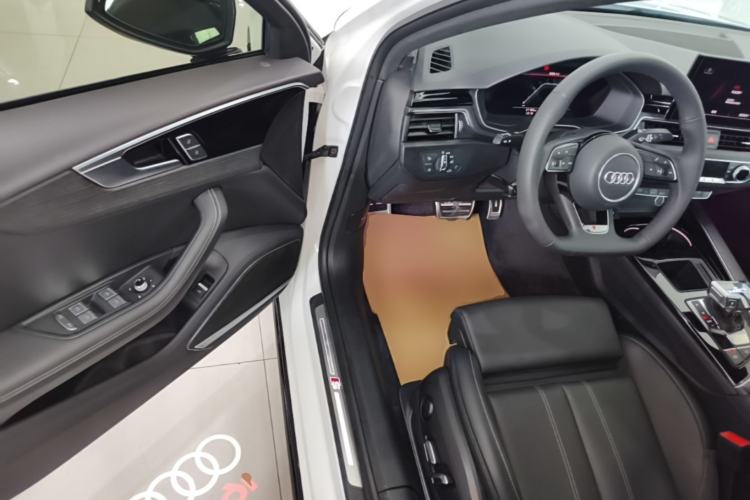 Used Audi A4L 2024 40 TFSI Luxury Dynamic Edition Driver Seat