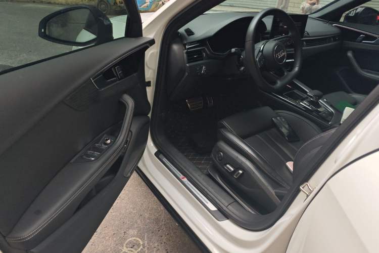Used Audi A4L 2024 40 TFSI Luxury Dynamic Edition Driver Seat