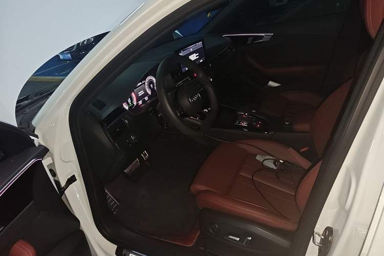 Used Audi A4L 2024 40 TFSI Luxury Dynamic Edition Driver Seat