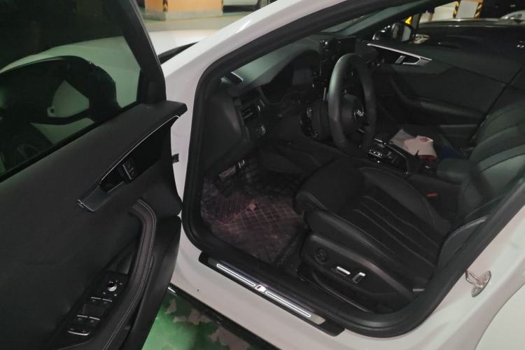 Used Audi A4L 2024 40 TFSI Luxury Dynamic Edition Driver Seat
