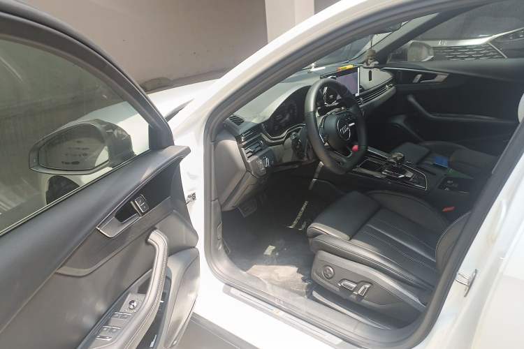 Used Audi A4L 2024 40 TFSI Luxury Dynamic Edition Driver Seat