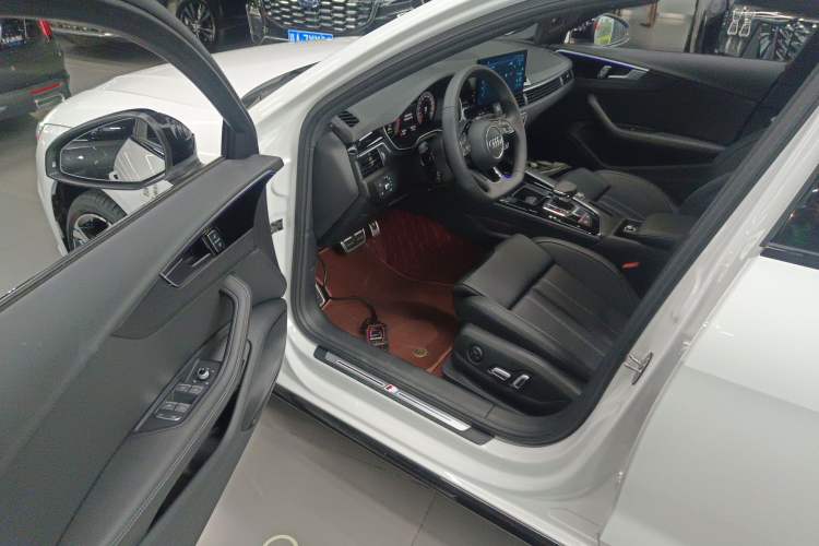 Used Audi A4L 2024 40 TFSI Luxury Dynamic Edition Driver Seat
