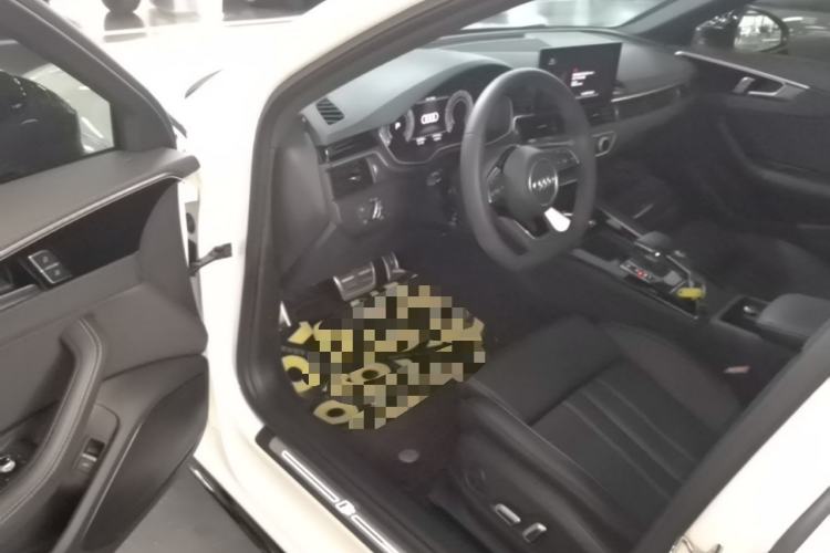 Used Audi A4L 2024 40 TFSI Luxury Dynamic Edition Driver Seat