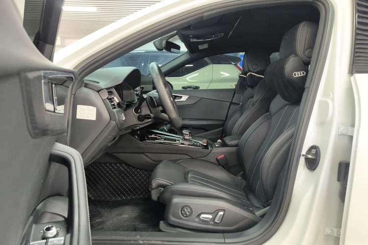 Used Audi A4L 2024 40 TFSI Luxury Dynamic Edition Driver Seat