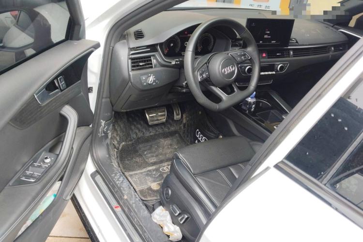Used Audi A4L 2024 40 TFSI Luxury Dynamic Edition Driver Seat