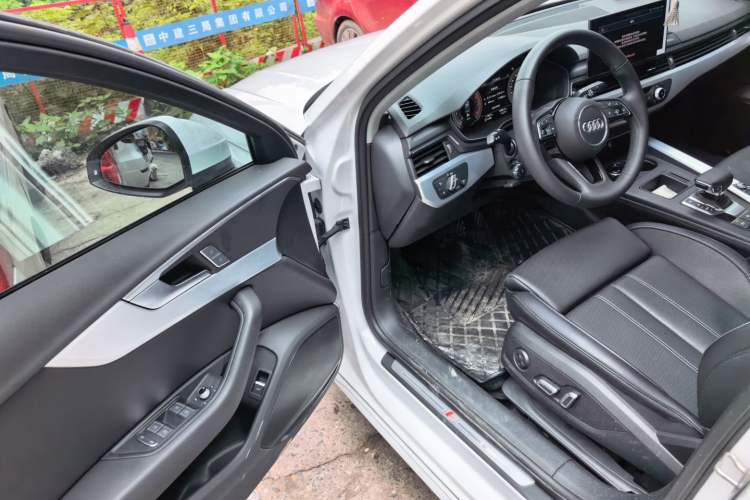 Used Audi A4L 2024 40 TFSI Fashion Dynamic Model Driver Seat