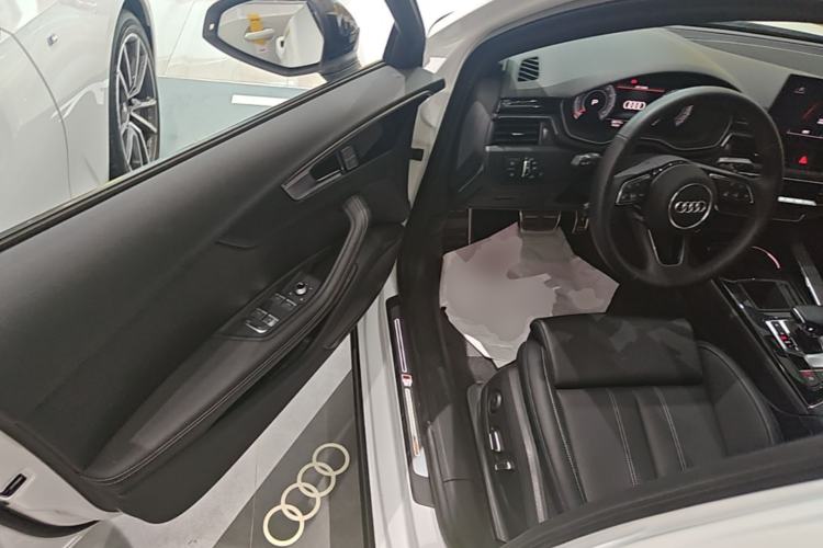 Used Audi A4L 2024 40 TFSI Luxury Dynamic Edition Driver Seat