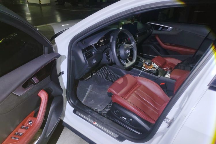 Used Audi A4L 2024 40 TFSI Luxury Dynamic Edition (Starry Night Version) Driver Seat