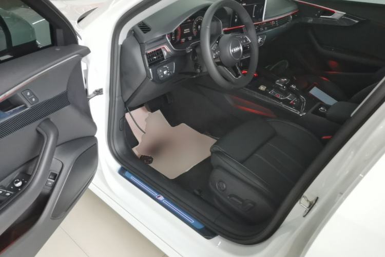 Used Audi A4L 2024 40 TFSI Fashion Dynamic Model Driver Seat