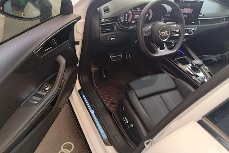 Used Audi A4L 2024 40 TFSI Luxury Dynamic Edition Driver Seat