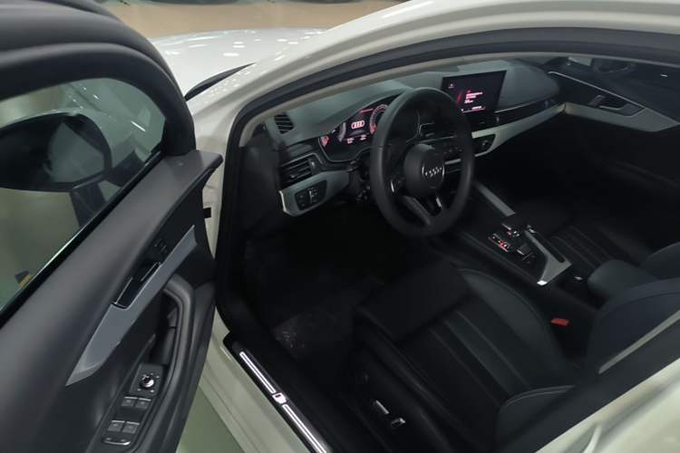 Used Audi A4L 2024 40 TFSI Fashion Dynamic Model Driver Seat