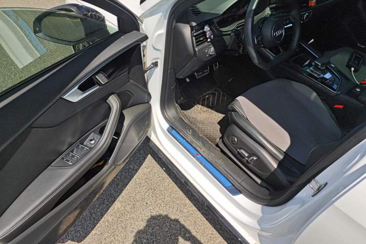 Used Audi A4L 2024 40 TFSI Luxury Dynamic Edition Driver Seat
