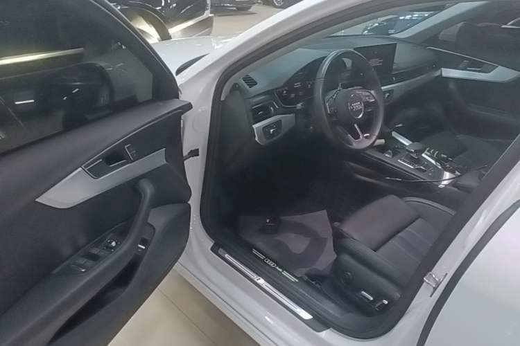 Used Audi A4L 2024 40 TFSI Fashion Dynamic Model Driver Seat