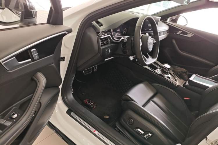 Used Audi A4L 2024 40 TFSI Luxury Dynamic Edition Driver Seat