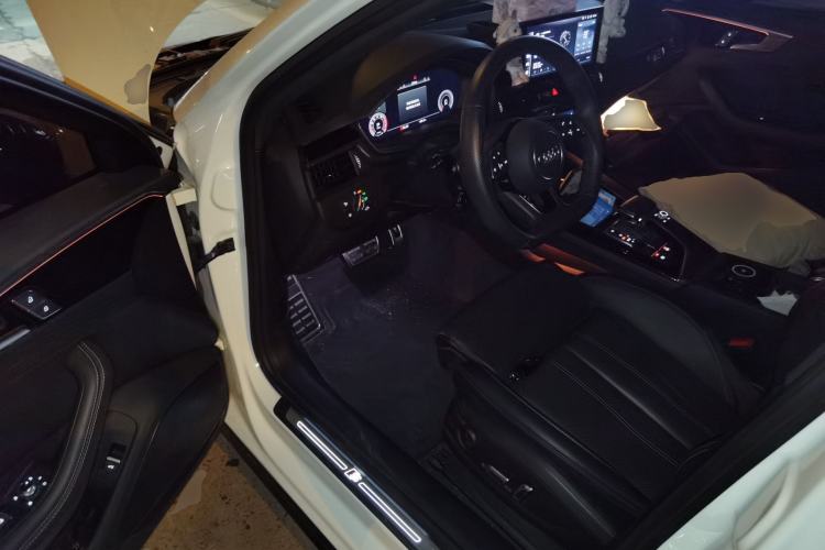 Used Audi A4L 2024 40 TFSI Luxury Dynamic Edition Driver Seat