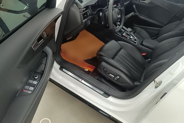 Used Audi A4L 2024 40 TFSI Luxury Dynamic Edition Driver Seat