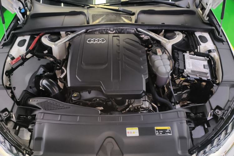 Used Audi A4L 2024 40 TFSI Fashion Dynamic Model Engine Bay