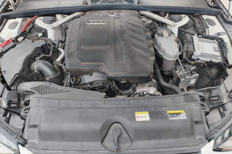Used Audi A4L 2024 40 TFSI Fashion Dynamic Model Engine Bay